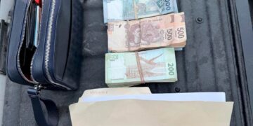 Robo de 750 mil pesos en CDMX termina con persecución y dos detenidos