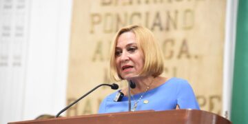 Mundial 2026 presiona al AICM: proponen regular taxis por aplicación para evitar caos en traslados
