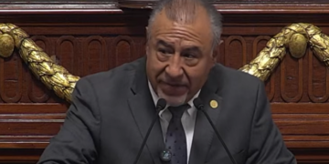 Diputado reivindica al pueblo frente a intereses extranjeros