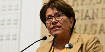 Martha Avila cuestiona la expulsión por rentas